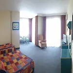 ホテル Merlin Park